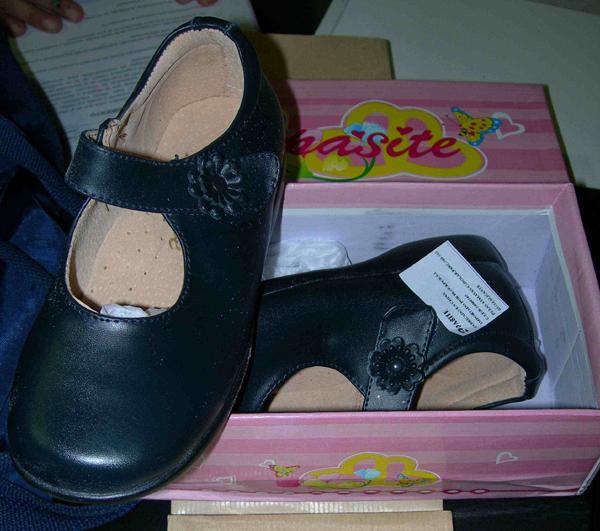Girls' shoes