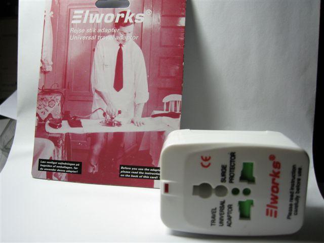 Travel universal adaptor