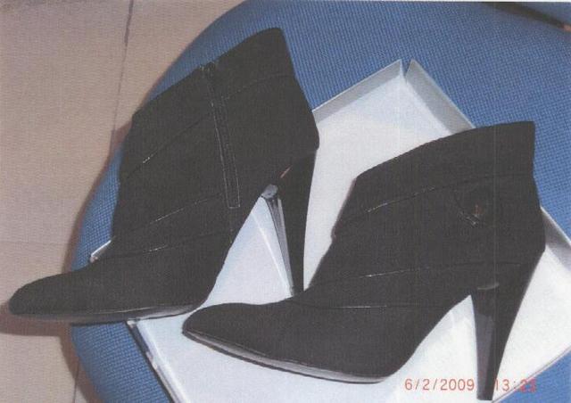Ladies' black suede ankle boots