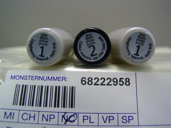 2-tone black and white mascara