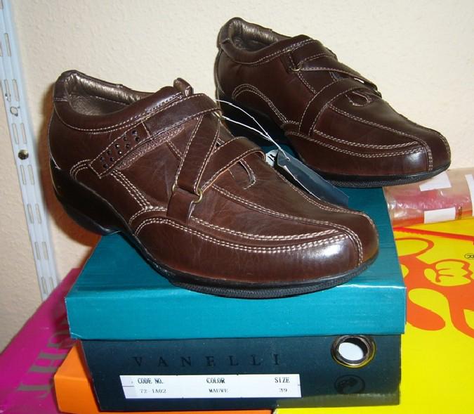 Ladies' shoes