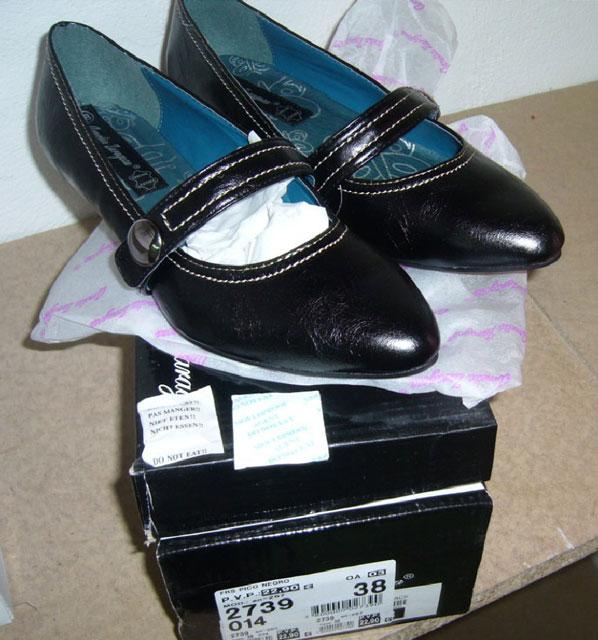 Ladies' shoes