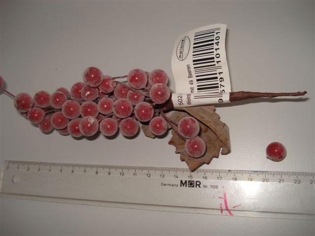 Decorative bunch of grapes with 49 berries