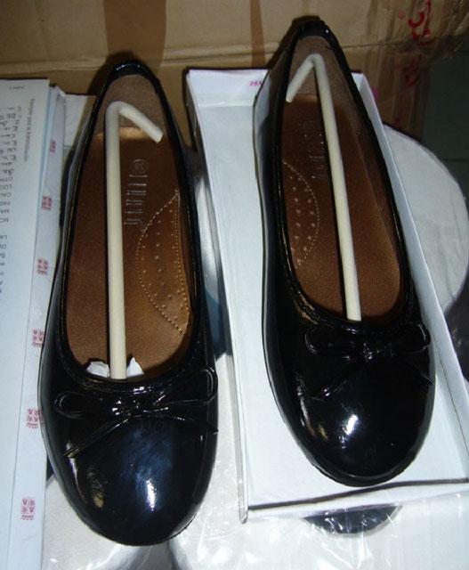 Ladies' shoes