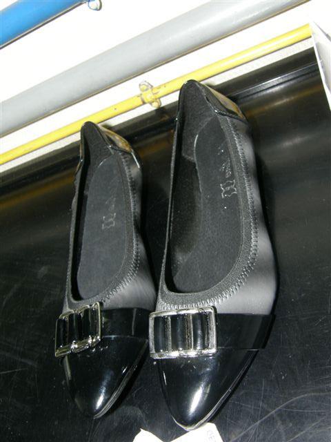 Ladies' shoes