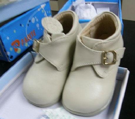 Girls' shoes