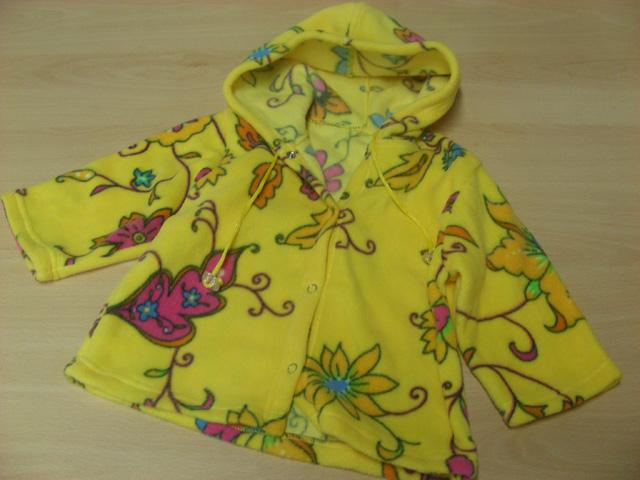 Baby's jacket with hood