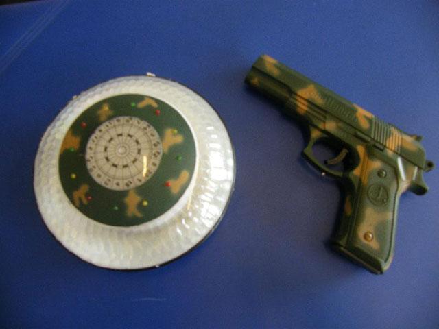 Toy laser pistol - Shoot game train the gun