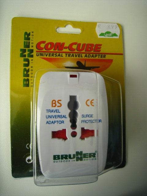Travel adaptor - Con-cube universal travel adapter