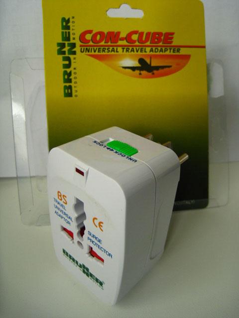 Travel adaptor - Con-cube universal travel adapter