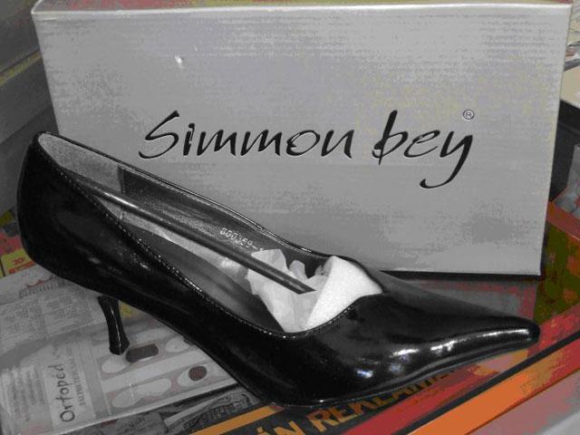 Ladies' shoes