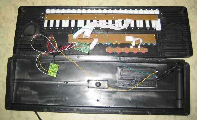 Toy electronic keyboard