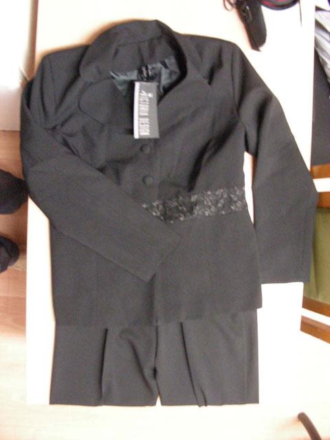Ladies' suit