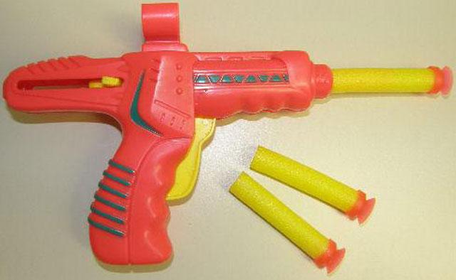 Shooter with suction darts - Foam dart shooter