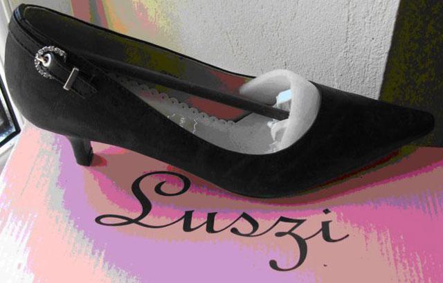 Ladies' shoes