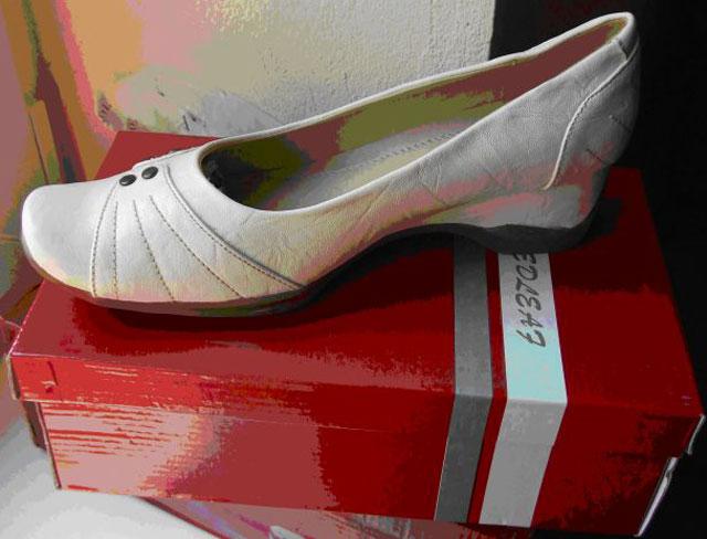 Ladies' shoes