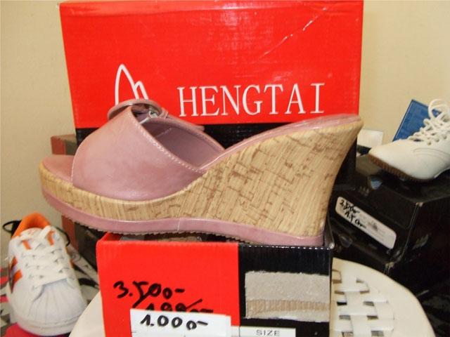 Ladies’ shoes
