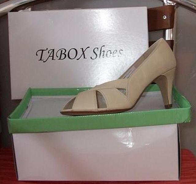 Ladies' shoes