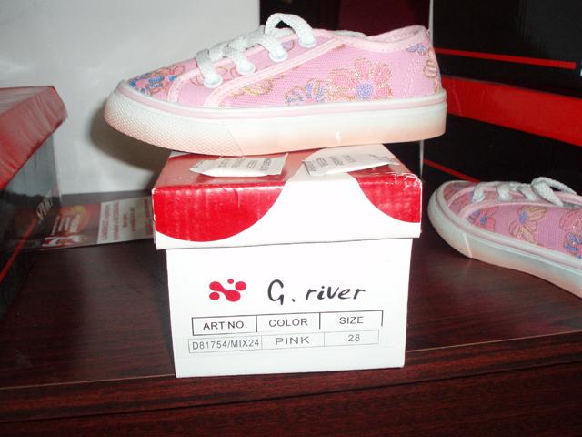 Children's shoes