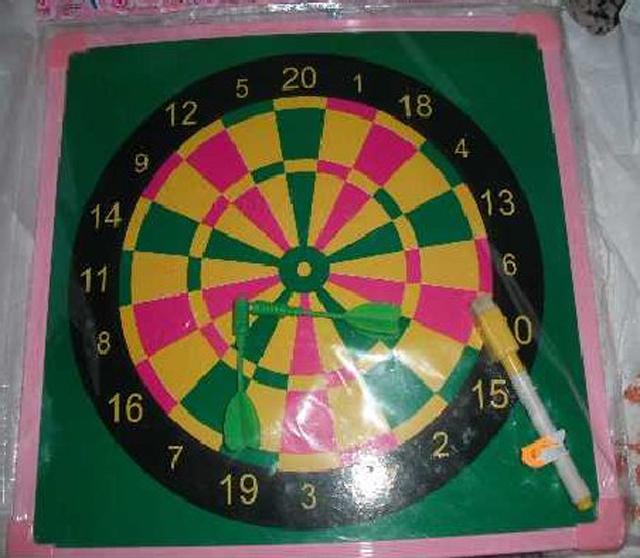 Toy dartboard