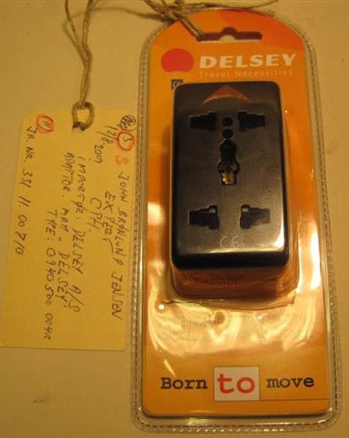 Travel adaptor - Travel Necessities Born to Move