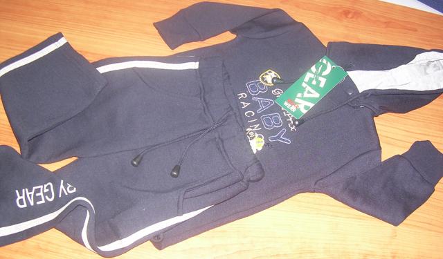 Clothing set (sweatshirt and trousers)