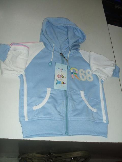 Children sweatshirt with hood - R68