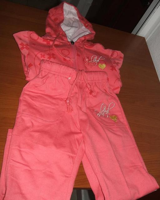 Baby's garment set for girls