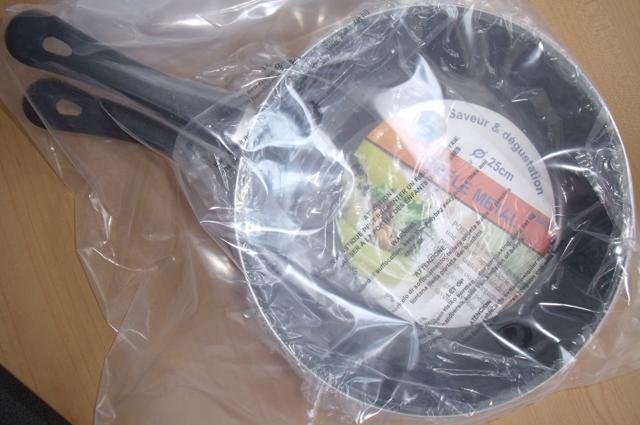 Non-stick saucepan