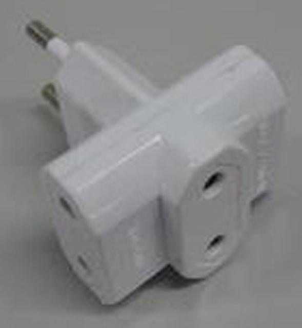 Mains plugs and adaptors