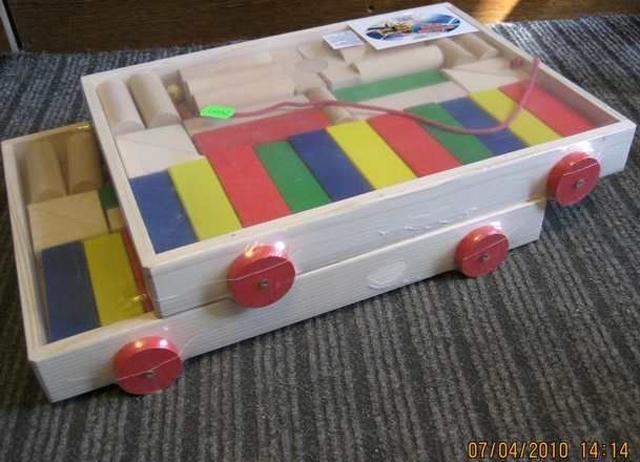 Wooden building toy