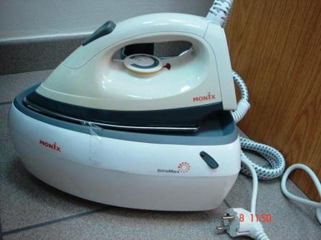 Electric steam iron "Stiromax"