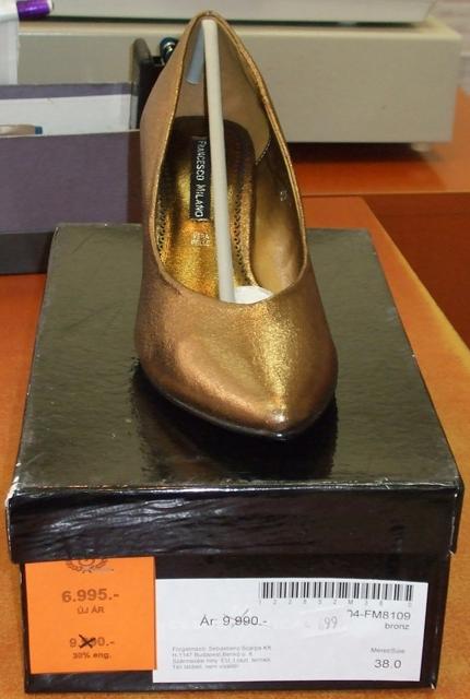 Ladies’ shoes