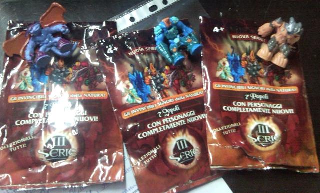 Toy plastic figures - Figure Set card GORMITI