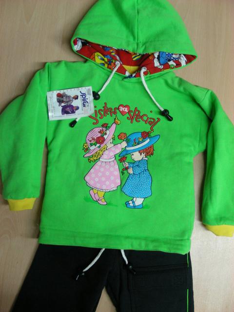 Set of children's clothing