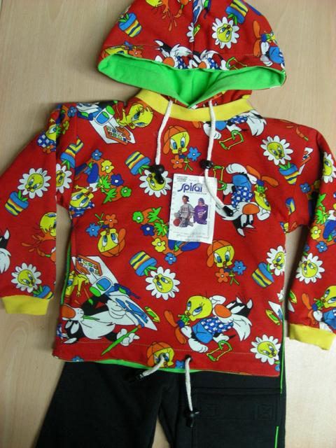 Set of children's clothing