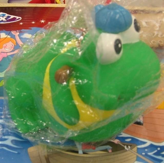 Plastic toy (Frogs)