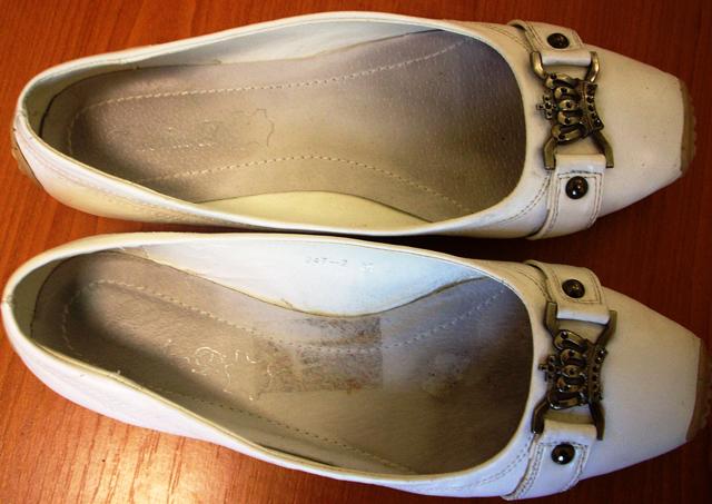 Ladies’ shoes