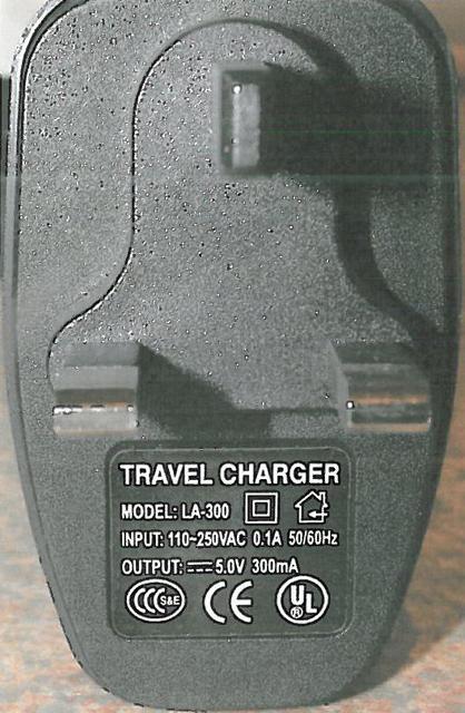 Electronic cigarette kit with travel charger