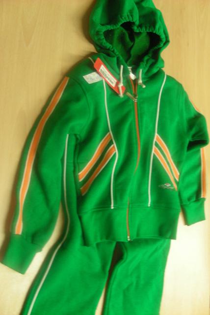 Children's sweatshirts and trousers