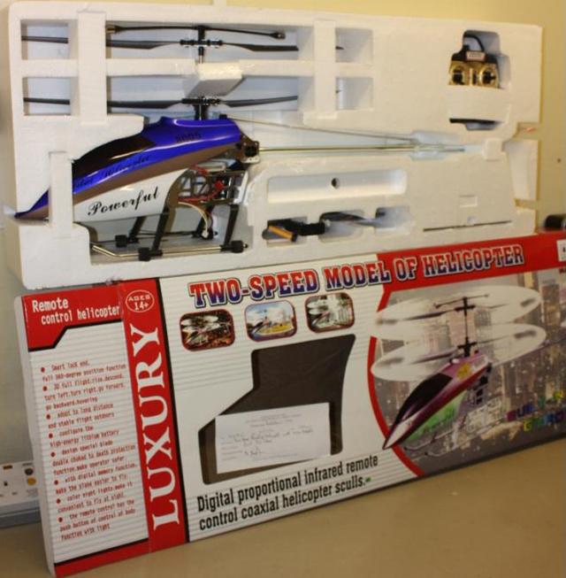 R/C Helicopter "Two Speed Model of Helicopter – Lu