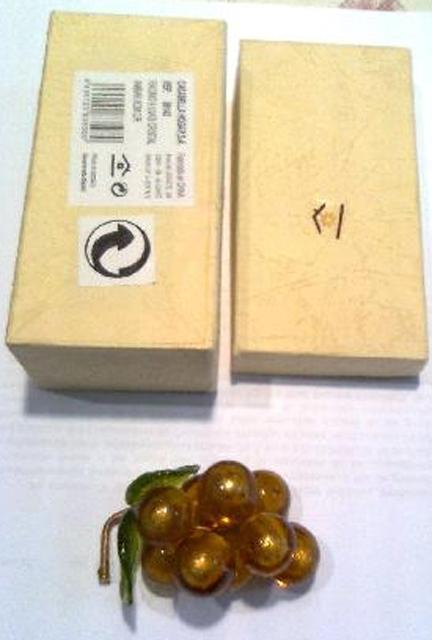 Decorative grapes