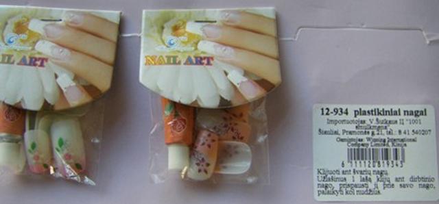 False fingernails with glueNail Art - New nail