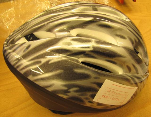 Protective sports helmet "Moon"