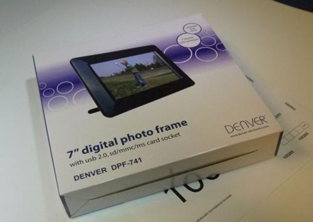 Photo frame with AC Adapter