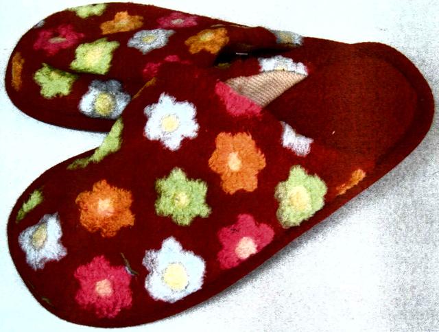 Ladies' slippers