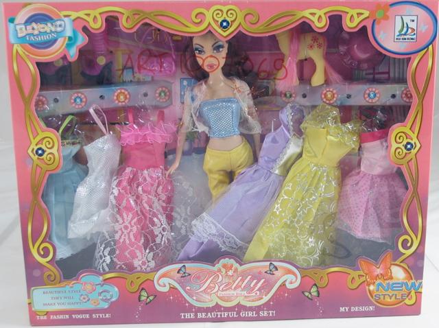 Doll and accessory set "Betty Fashion Doll"
