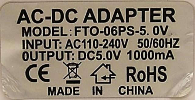 Charger "iPod Accessories Kit" (NOT AN ORIGINAL AC