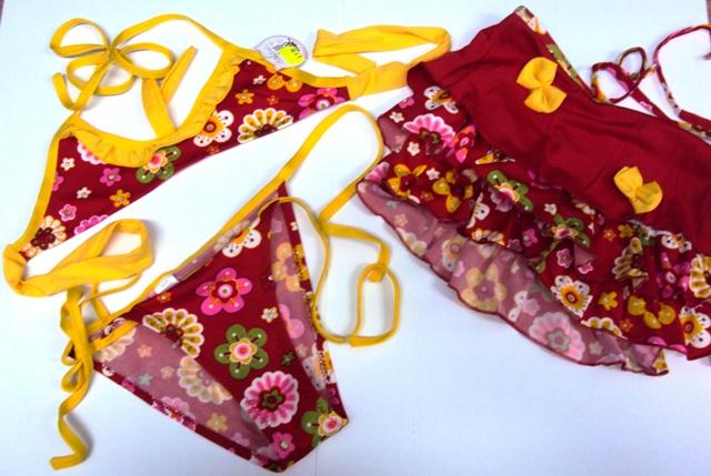 Girl's three-piece swimsuit