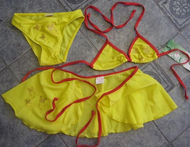Girl's three-piece swimsuit